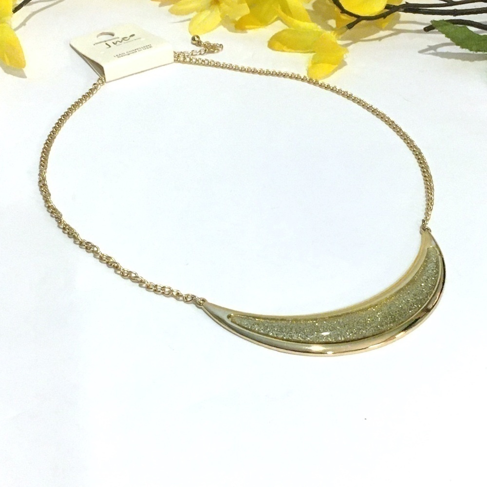 𝅺3/$29! Delicate Pale Yellow Crescent Moon Necklace
